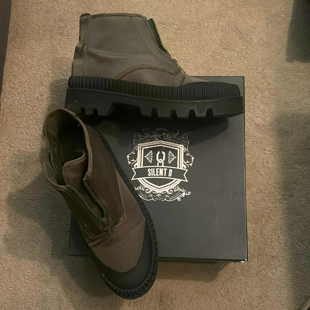 Free People Silent D women’s 40EU (10US) Everest Zip front ankle boots, Khaki